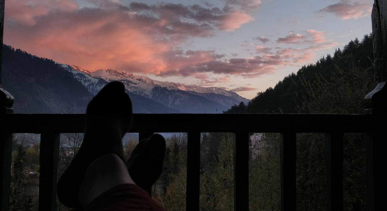 The Sunshine Heritage Bed & Breakfast Manali  Exterior photo